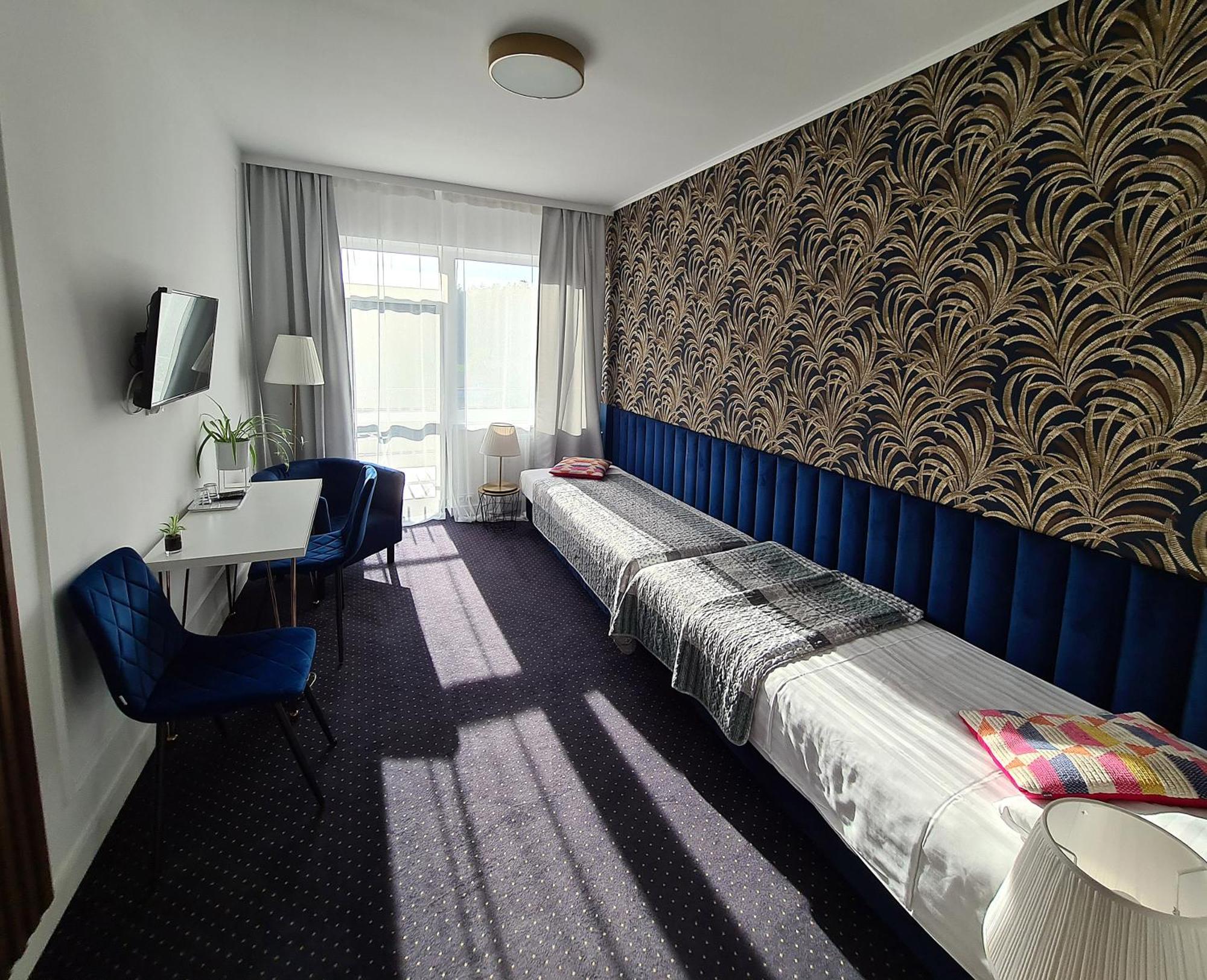 Hotel Kurpia Arte Nowogród Buitenkant foto