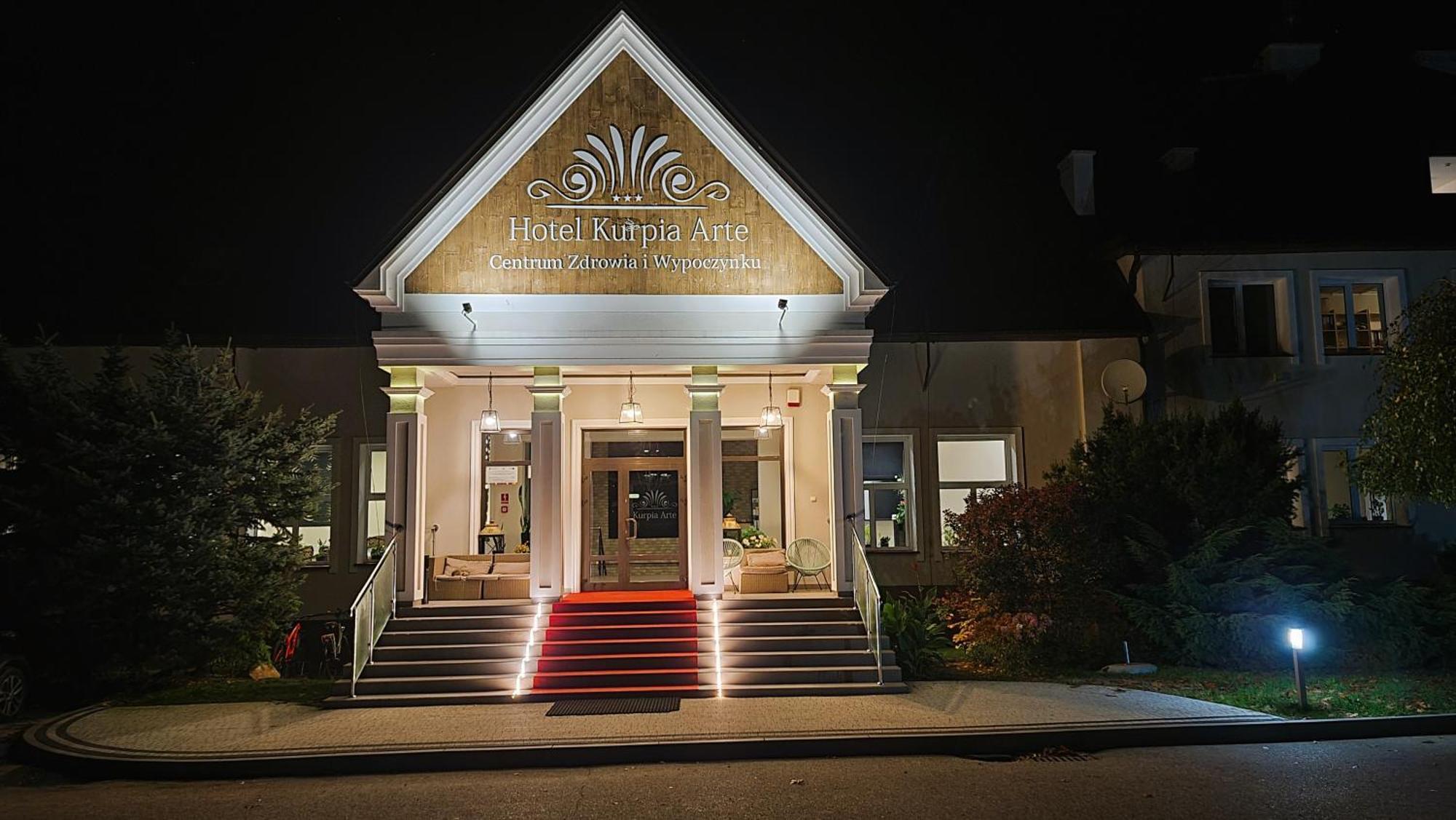 Hotel Kurpia Arte Nowogród Buitenkant foto