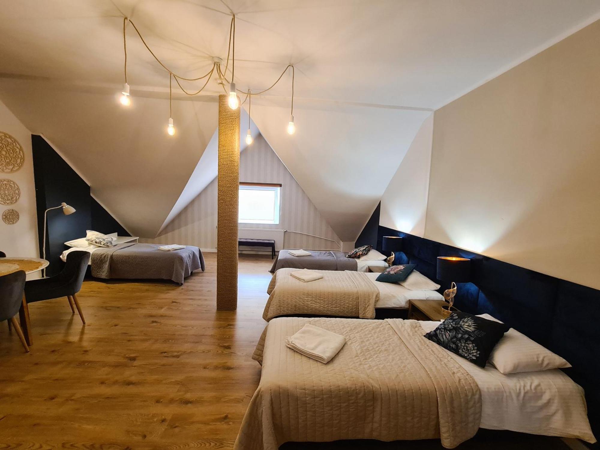 Hotel Kurpia Arte Nowogród Buitenkant foto